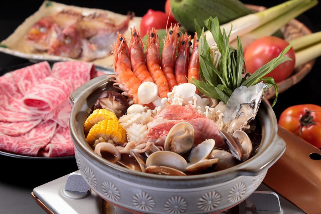 礁溪晶泉丰旅 Wellspring By Silks Jiaoxi Hotel Exterior foto A seafood hot pot