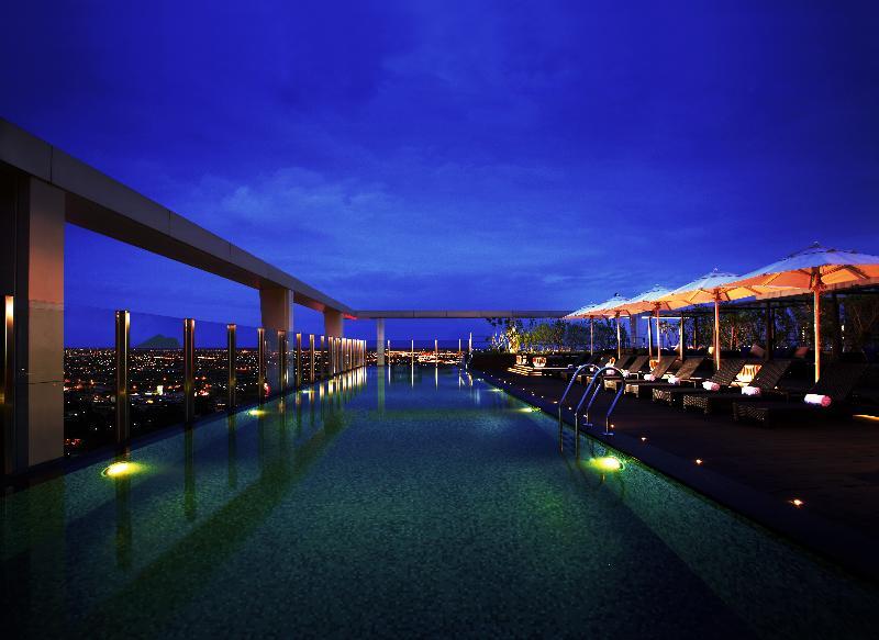 礁溪晶泉丰旅 Wellspring By Silks Jiaoxi Hotel Exterior foto The rooftop pool at the hotel